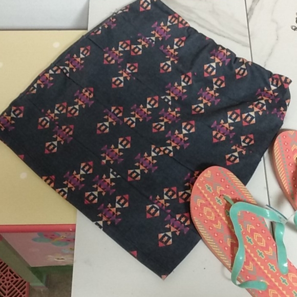 Nollie Aztec Tribal Print Bandage Style Mini Skirt - Picture 2 of 7